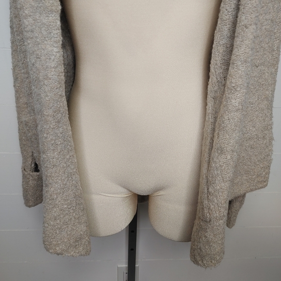 Abercrombie & Fitch Beige Soft Cardigan Size XXS/XS - Picture 4 of 12